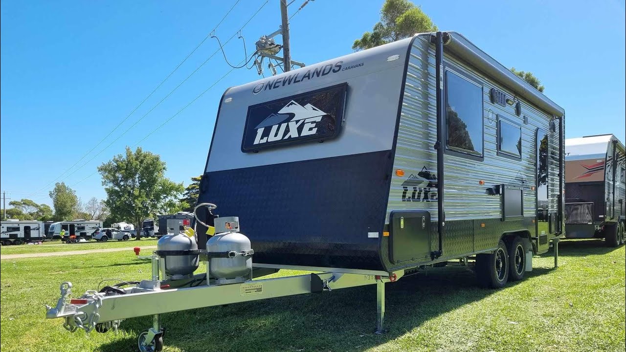 A look into our awesome Newlands Luxe 600 Caravan (19FT6) on display in our indoor showroom