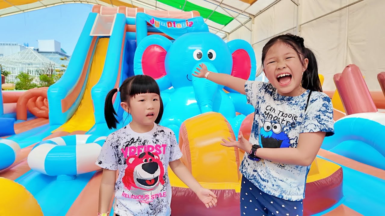 Serunya Main Perosotan di Istana Balon Gajah, Permainan Pasar Malam