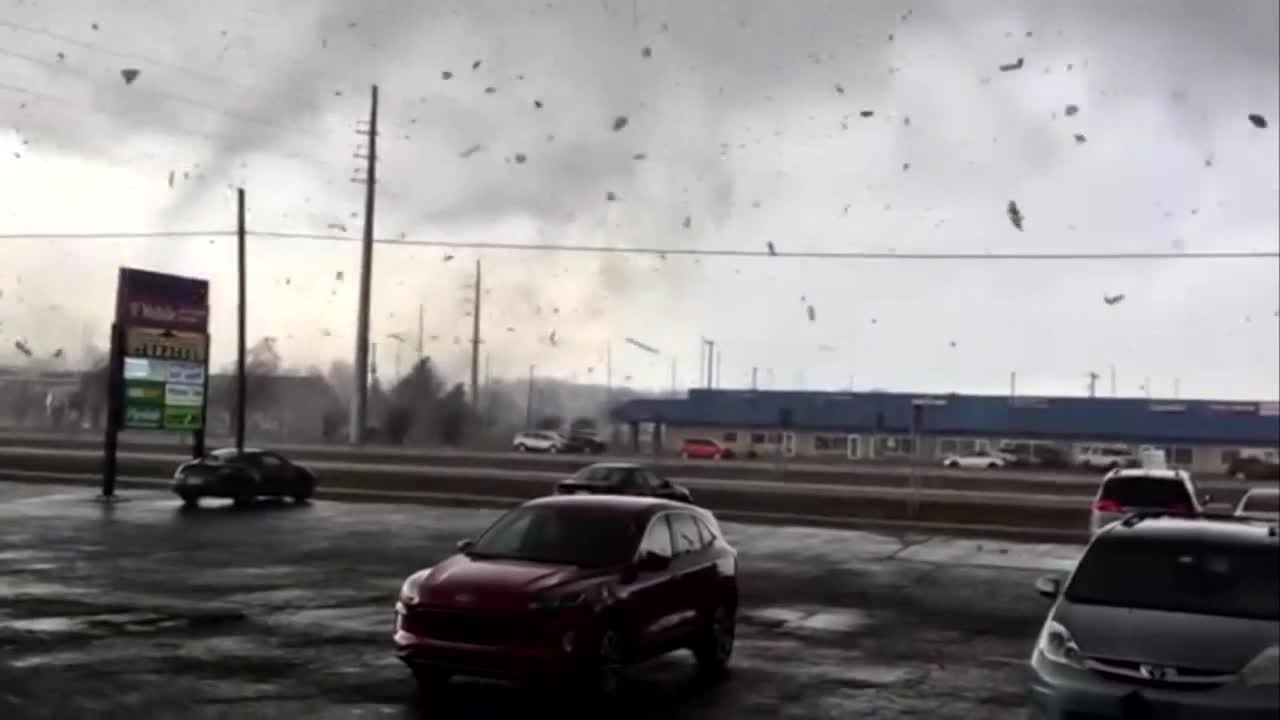 Tornado tears through Three Rivers, Michigan
