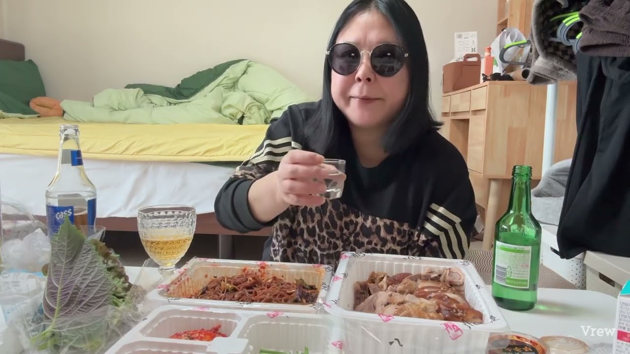 오늘의 안주 족발과 막국수 입니다