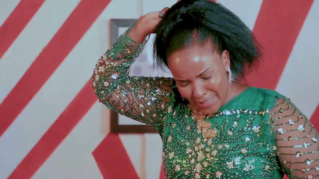 MERCY APHIA - SIOGOPI  (Official Video)