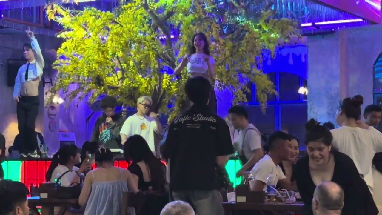 Đi ba uống bia ngắm gái dj thành phố huế