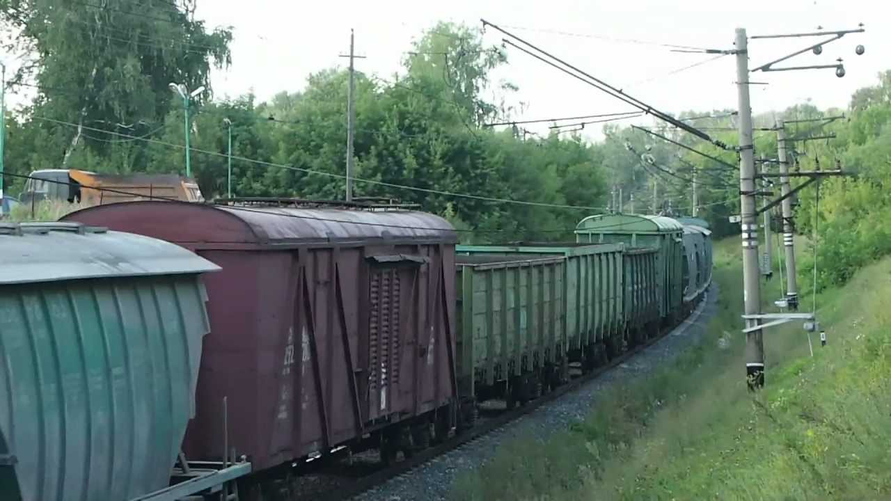 Электровоз ВЛ60пк-1662 с грузовым