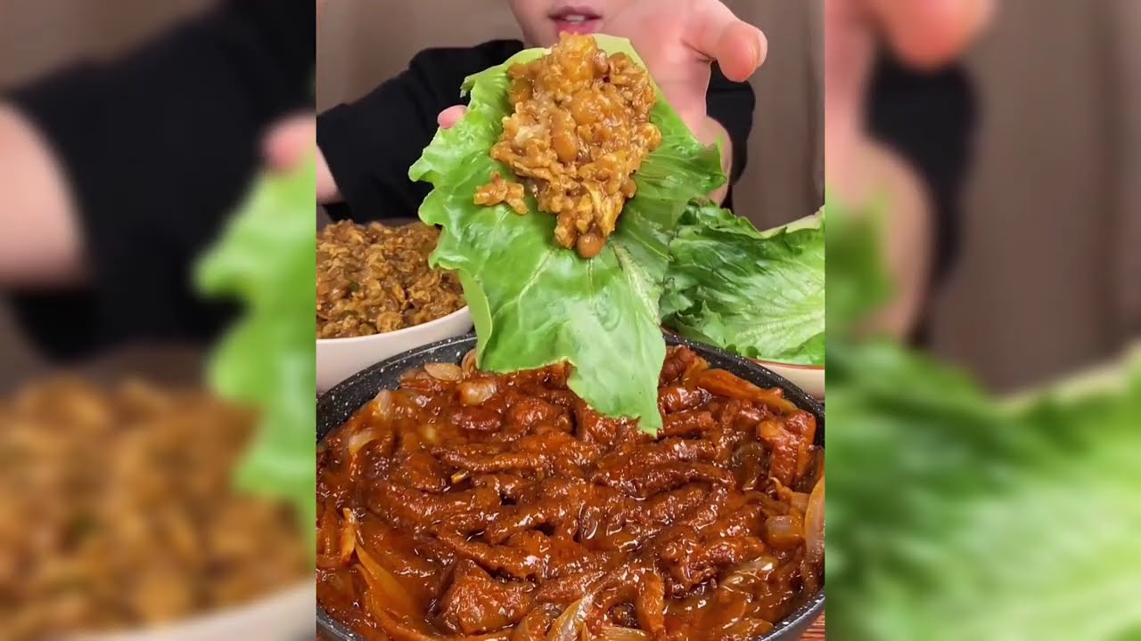 ASMR MUKBANG |🥬A Northeastern rice dumpling meets a pot of spicy stir-fried boneless chicken feet!