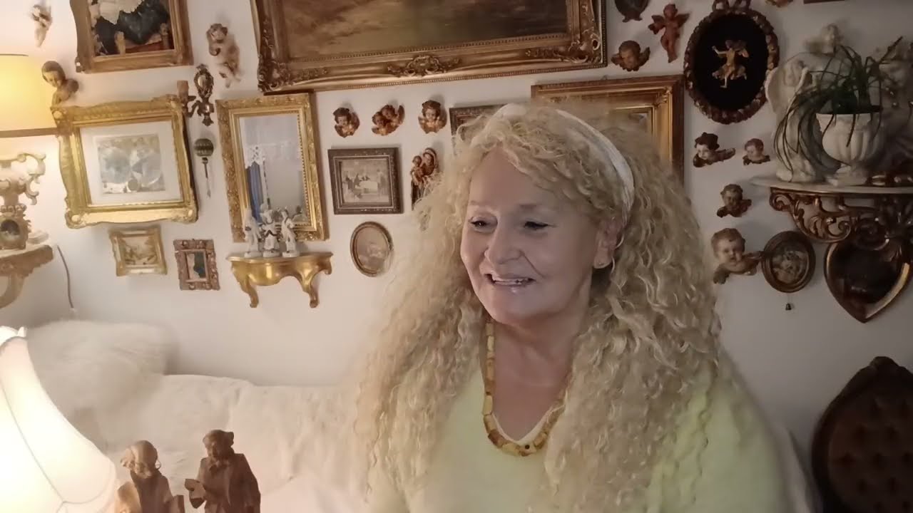 Porcelanowe  i kamienne skarby, mól książkowy i inne zdobycze targowe- zapraszam