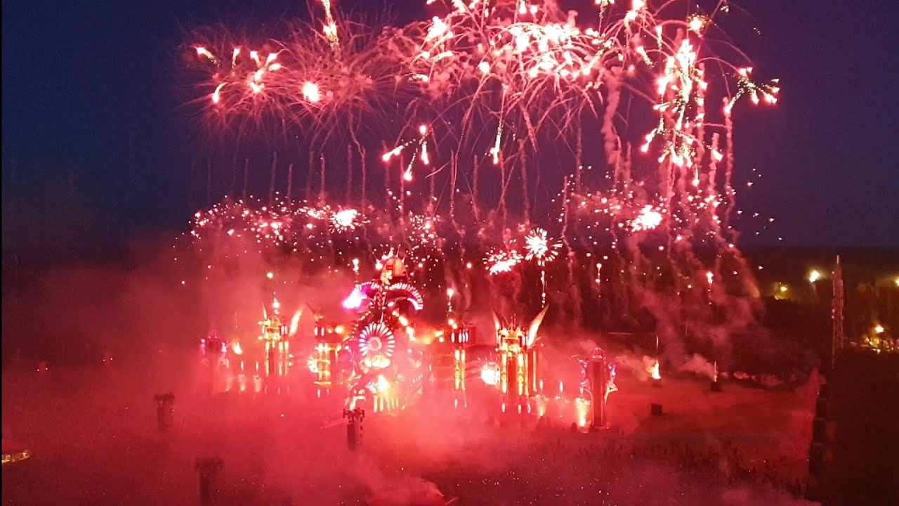 JDX feat. Sarah Maria - Live The Moment | Live at Defqon.1 2019 (Sky Watch View)
