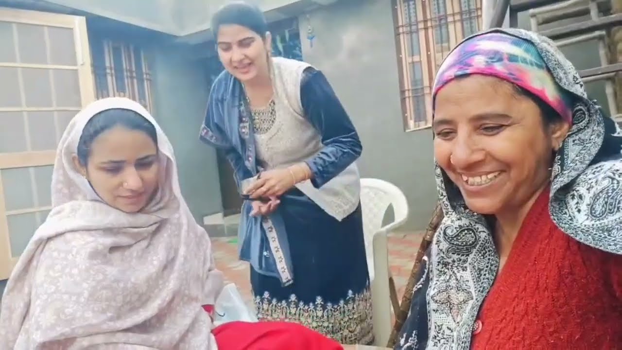 घर ईंटो से नहीँ रहने वाले इंसानों से बनता है,,और बेटियाँ तो घर की रौनक होती हैं,,