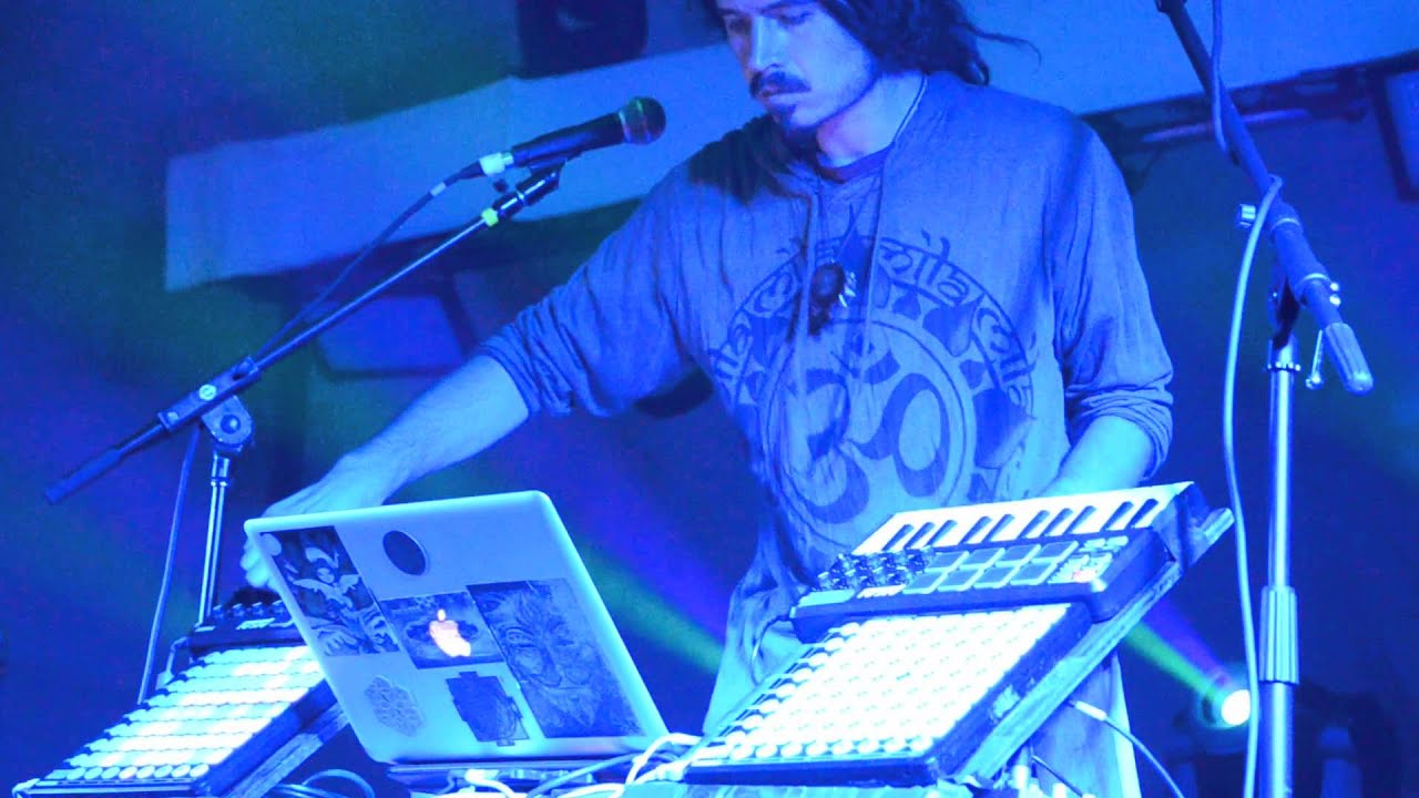 Earthcry ~( Anthony Thogmartin)  Live @ Rootwire
