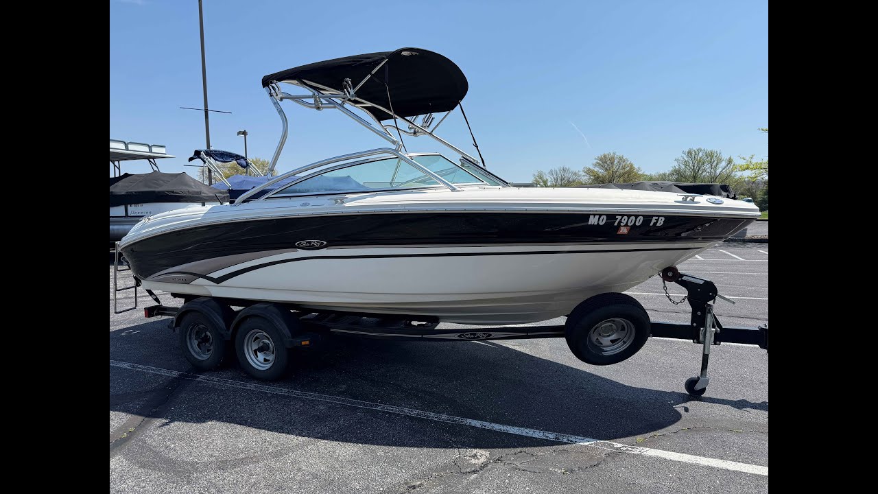 2003 SeaRay 220 Select @ Dri-Port Marine (STK# V1327)