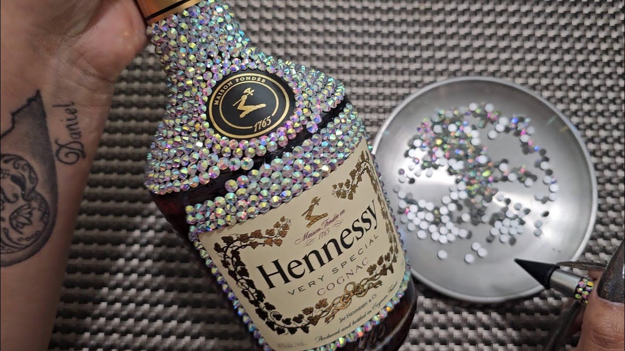 Как украсить бутылку Hennessy