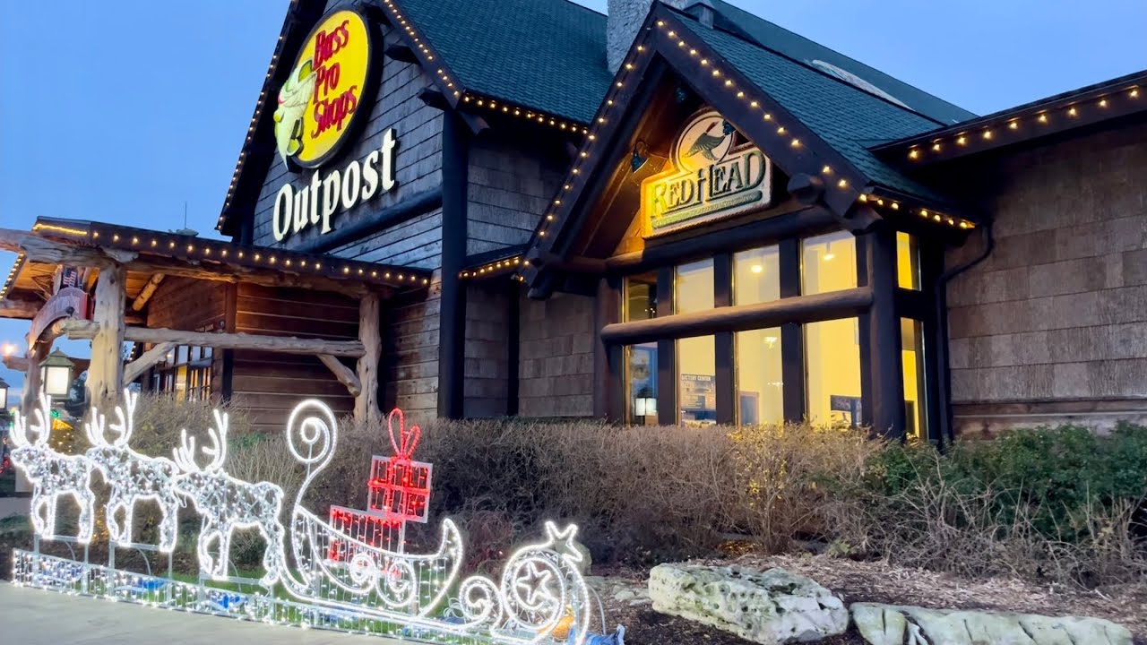 Outlet Collection At Niagara - Canada’s Largest Open Air Mall - Walking Tour  / 2024
