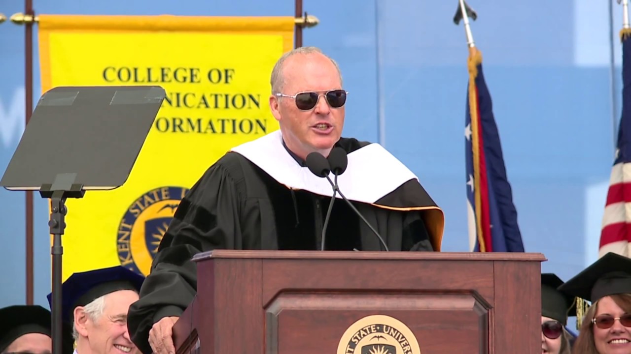 Actor Michael Keaton speaks at the Kent State graduation