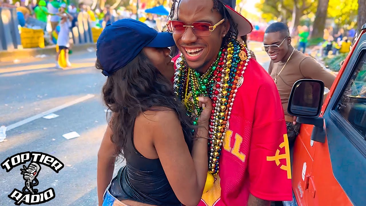 AUNTY SHOWING LOVE TO BOTH OF US... *MARDI GRAS PARADE!**