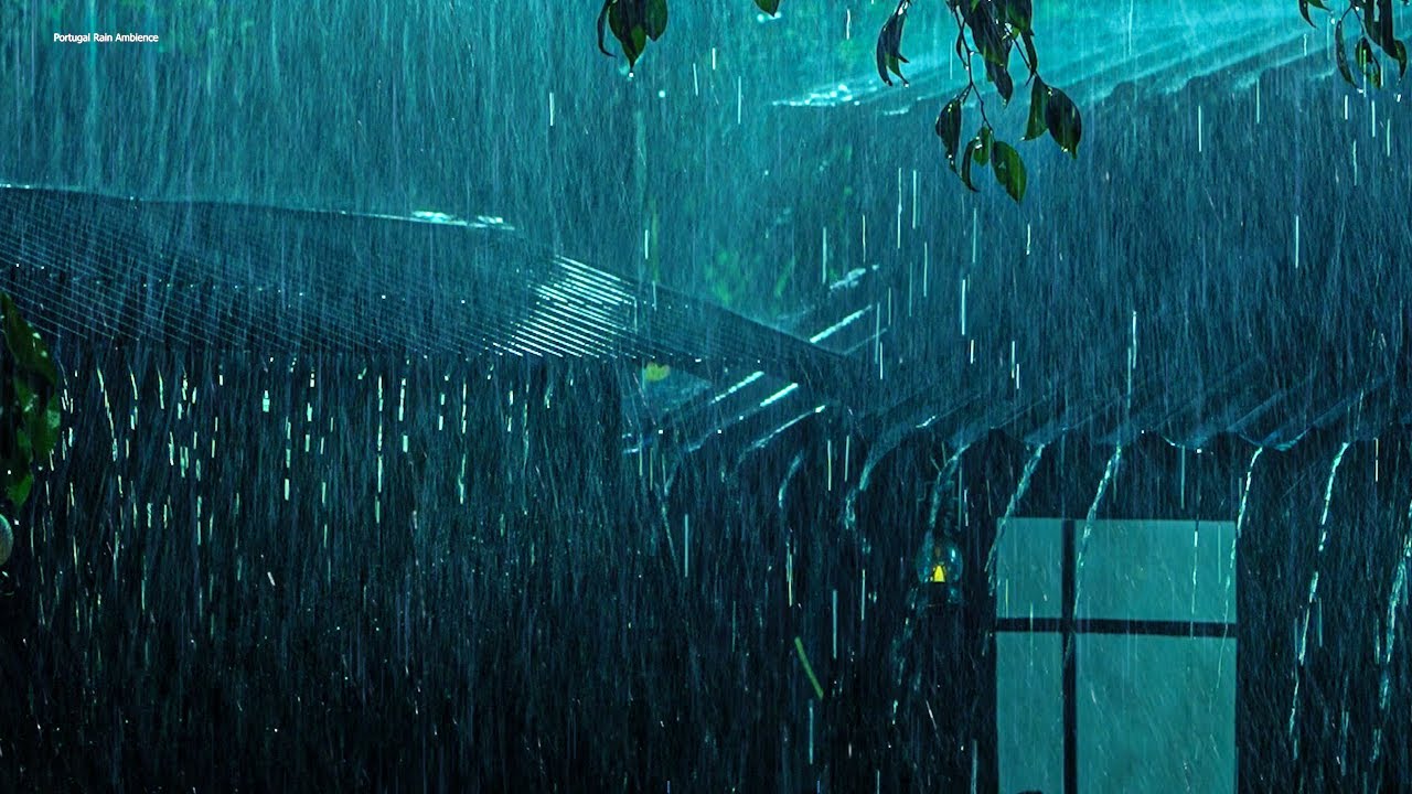 Chuva forte em telhado metálico 🌧️ Sons de chuva noturna para dormir