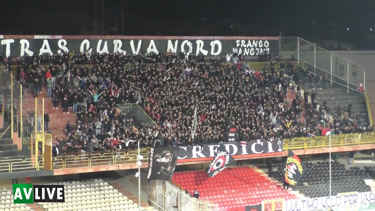 Il vergognoso coro dei tifosi del Foggia: 
