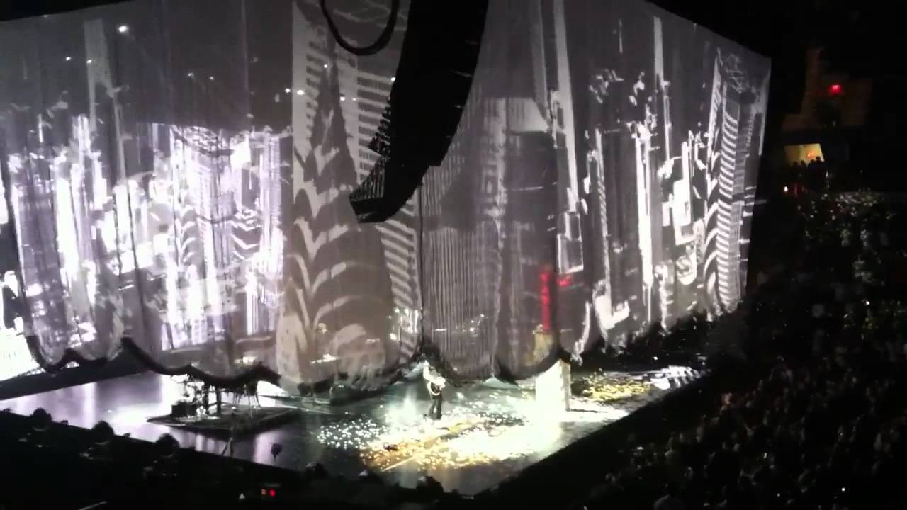 Sade-Cherish the Day (Live @ Citizens in Ontario 9-4-2011)