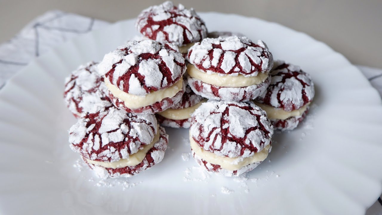 Chewy Red Velvet Crinkles with Creamcheese filling