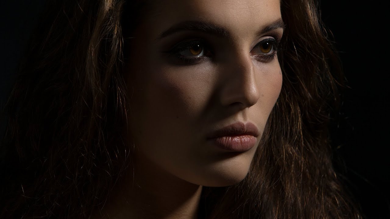 Profoto A1 AirTTL. Shootings inside and outside the studio.
