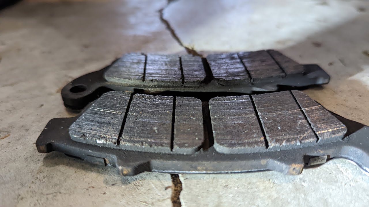 Changing the front brakes on the Kawasaki Vulcan S