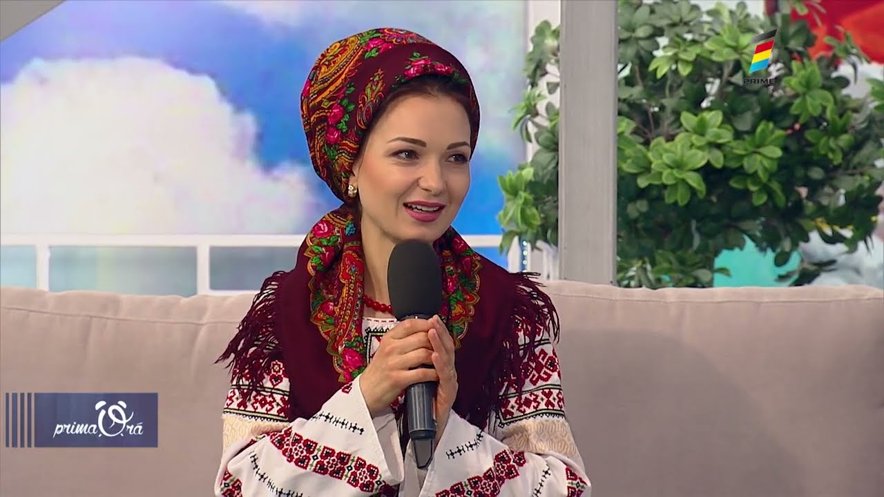 INTERPRETA NICOLETA SAVA-HANGANU ÎŞI AMINTEŞTE CU DRAG DE CASA BUNICILOR ŞI FARMECUL COPILĂRIEI