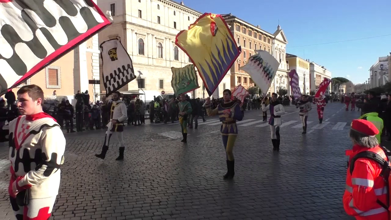 Epifania, a San Pietro sfila il corteo ‘Viva la Befana 2017’
