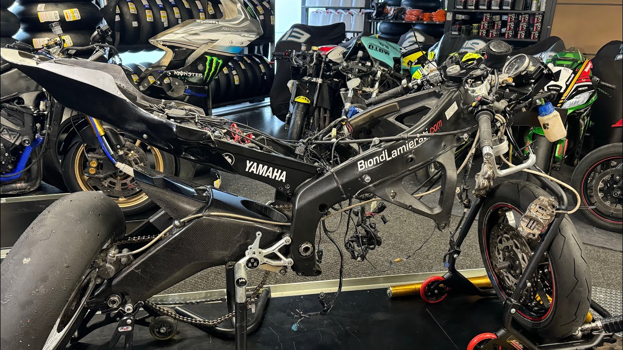 Yamaha R6 engine teardown / smontaggio motore e sospensioni