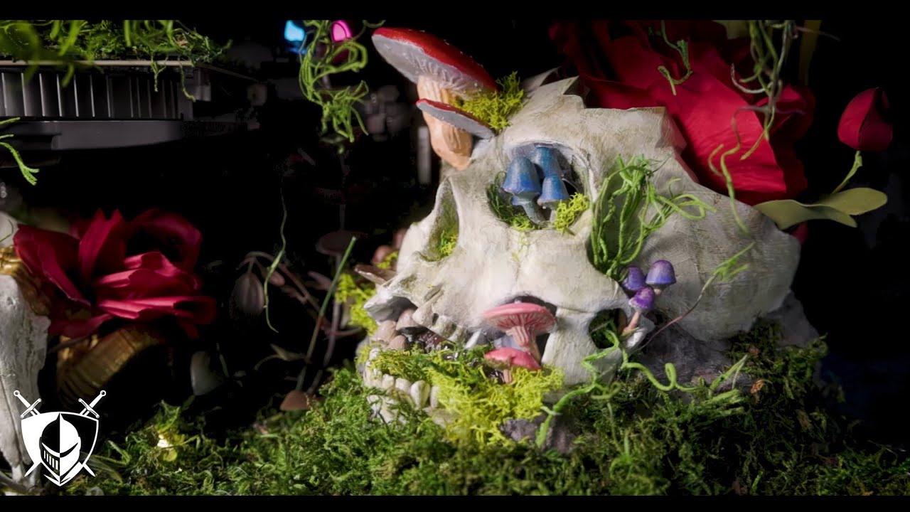 Rest in Roses: Custom Undead Graveyard Terrarium PC