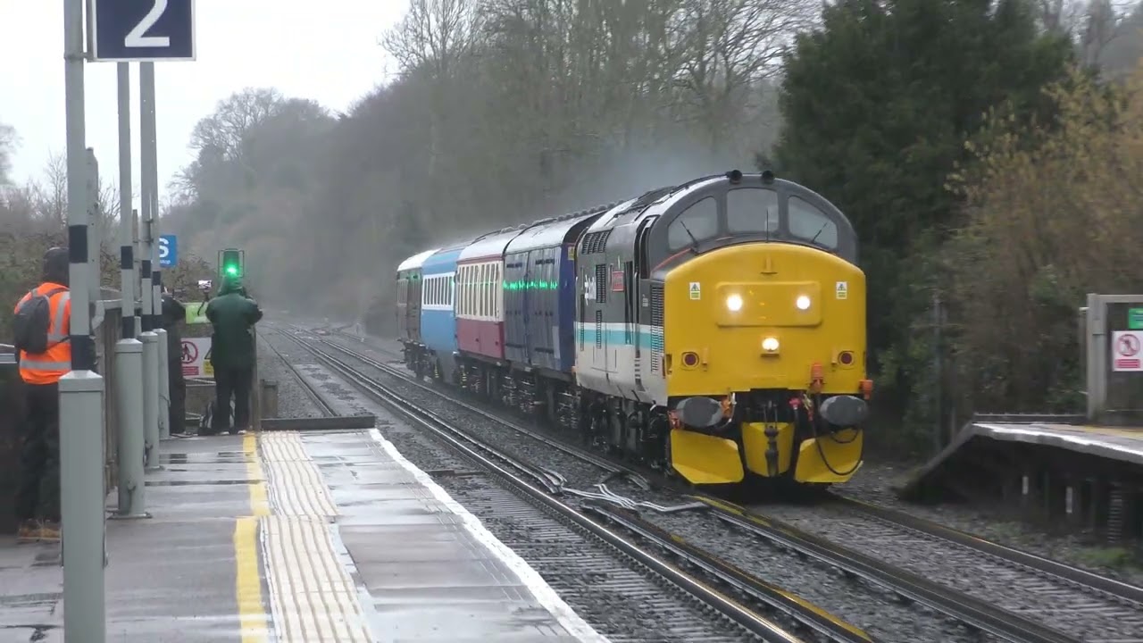 37401 'Mary Queen of Scots' working 5Z32 passing Shawford (18/02/26)