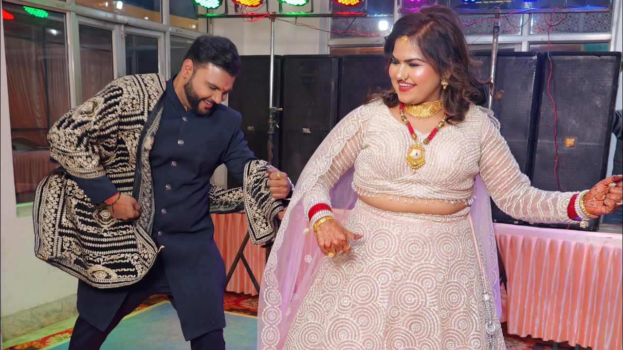 Our *Viral* Reception Dance💃🏼🪩 | Bride Groom Surprise dance🩷🧿| Wedding day | RachitGotLucky