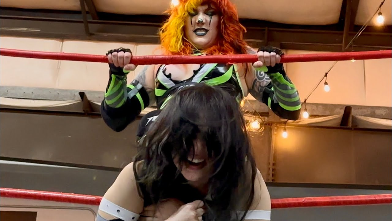 Kimber Fox vs Brooklyn Barrett