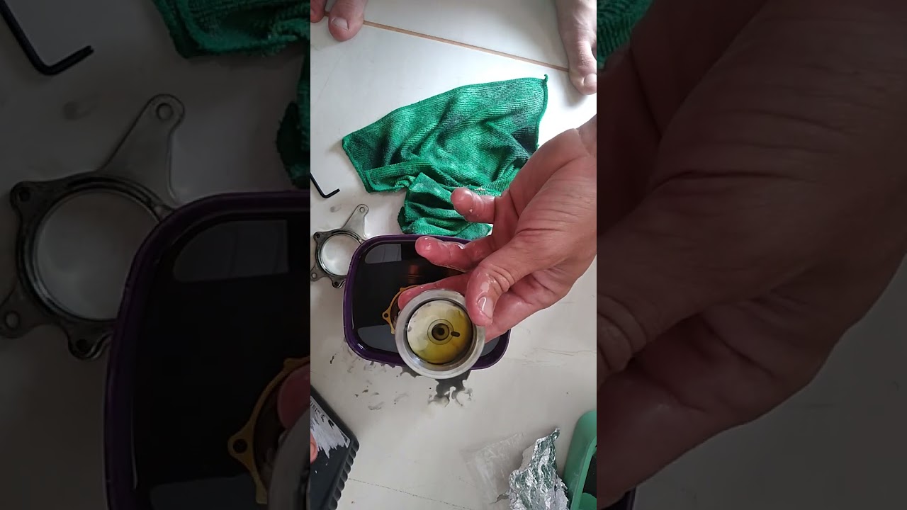 trocando óleo da bomba de alta presao combustivel thp1.6 turbo, peugeot, citroen, ds, mini cooper