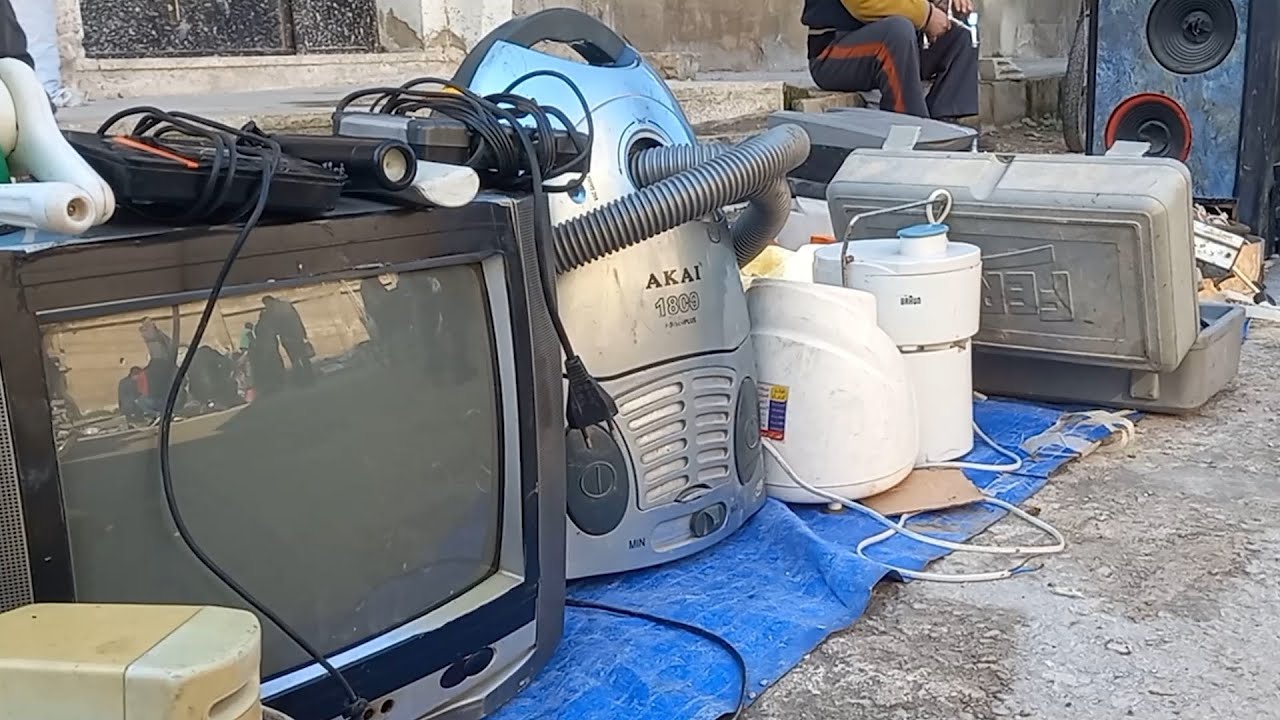 سوق مخصص للمسروقات في مدينة حمص