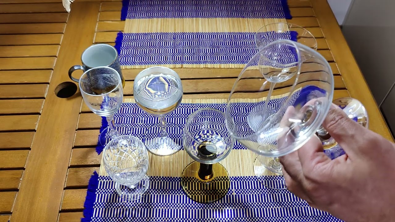 The sound of - crystal glasses ( + experiment with water)