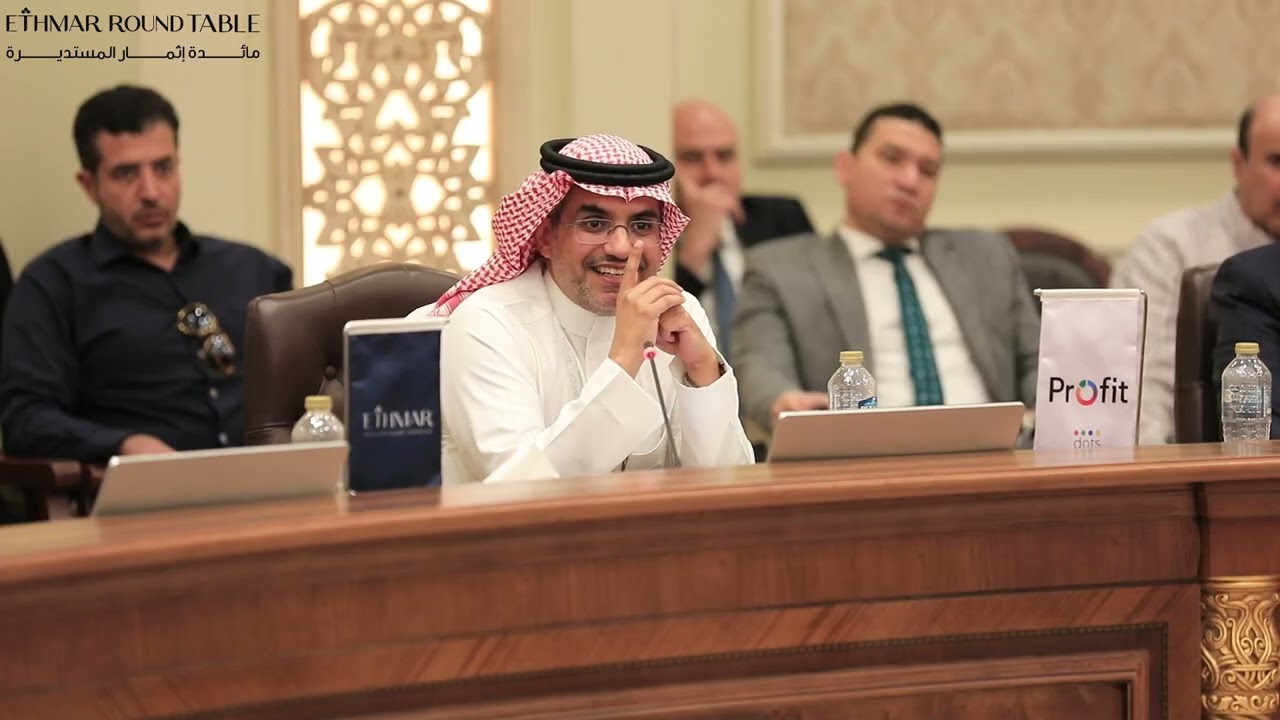 قادة الفكر يقودون التطور ويحدثون التأثير على مائدة إثمار المستديرة