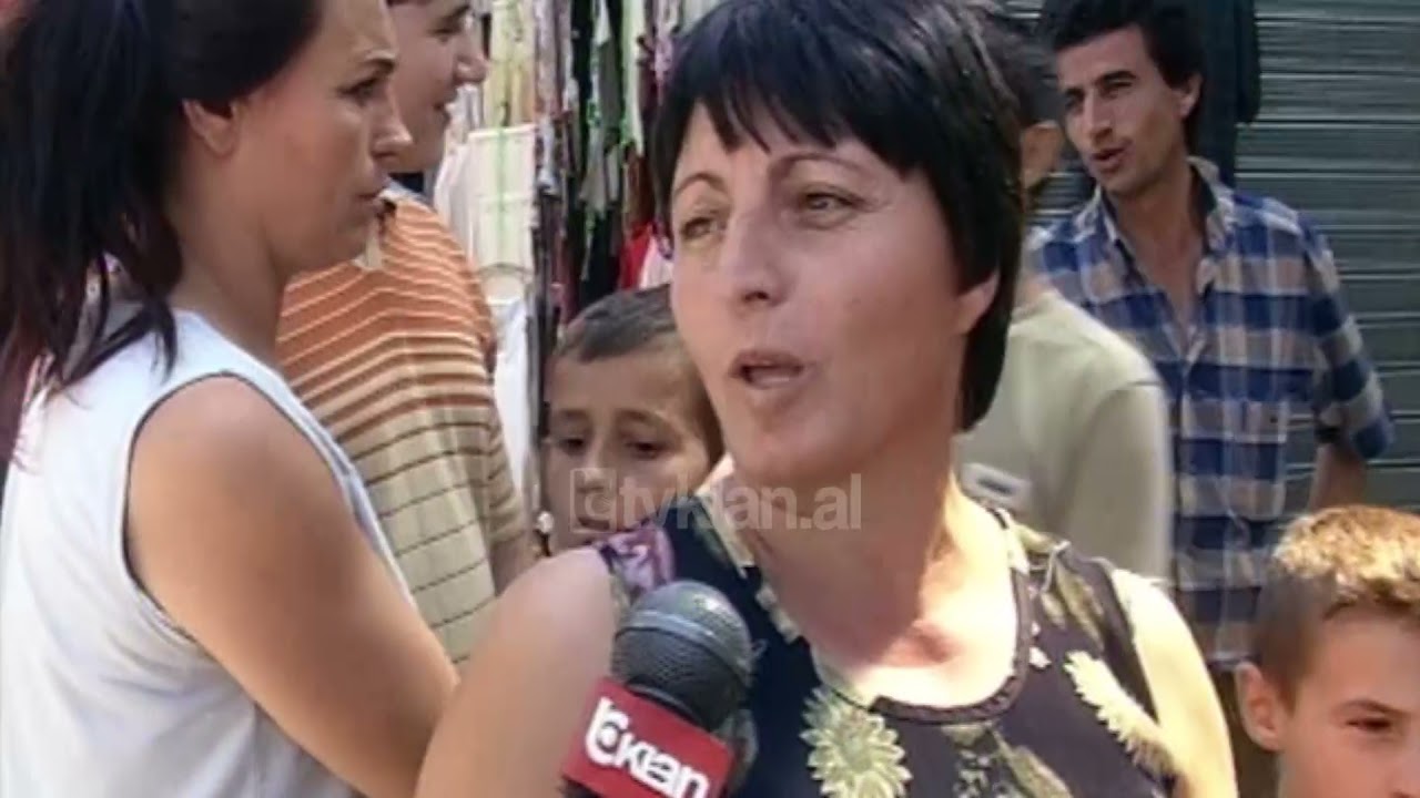 Tregu i Medreses&euml; m&euml; i frekuentuari n&euml; kryeqytet - (25 Gusht 2002)