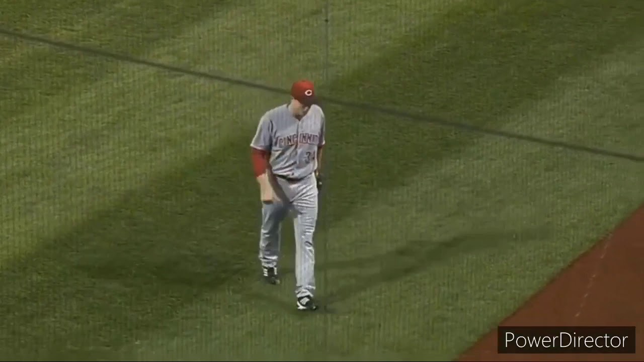 Homer Bailey reds pitcher