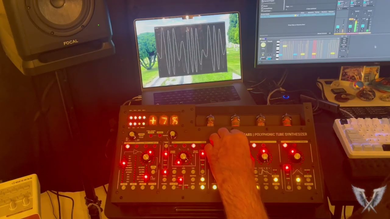 Eternal Engine Mars Polyphonic Vacuum Tube Synth Demo