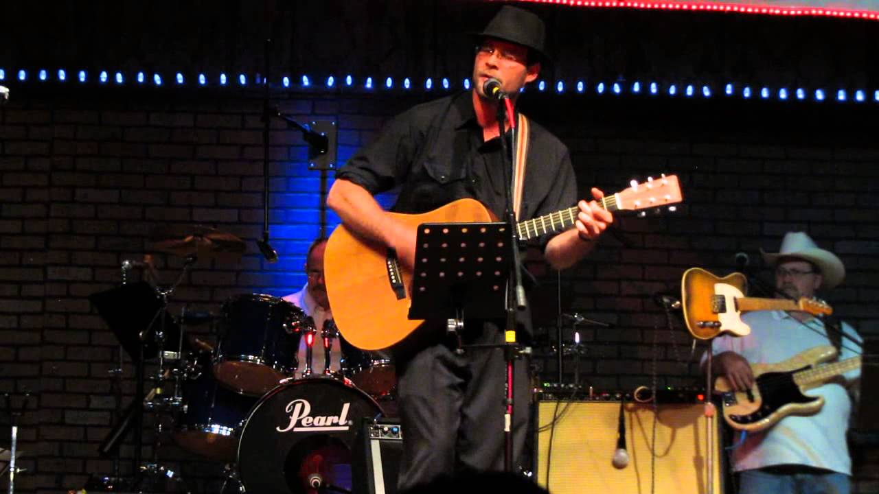 Daniel Foster sings medley of classic gospel at Oaklawn Opry