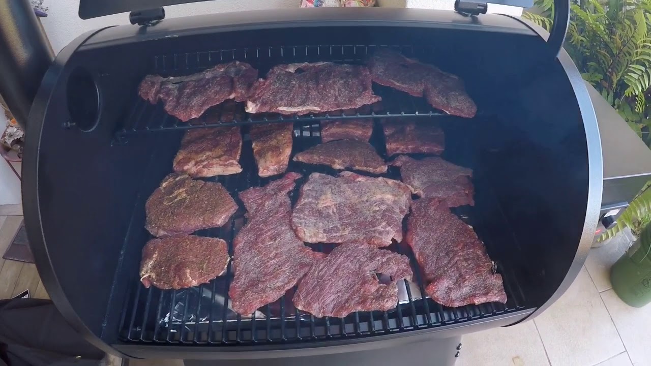 Traeger Pro 575 wood pellet smoker......1st time smoking!!