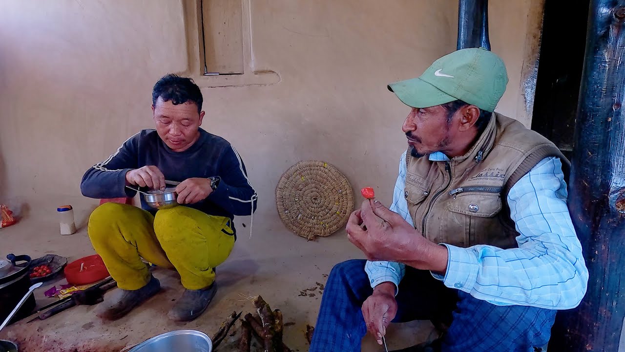 bhumi eats fry rice with fox uncle || Himalayan life of Nepal || @bhumicooking