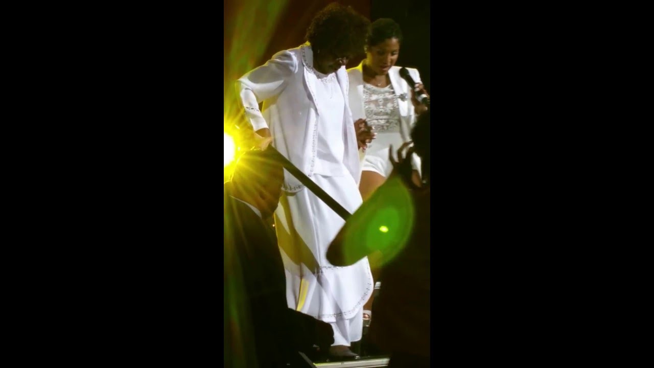 Toni Braxton tribute to sick fan