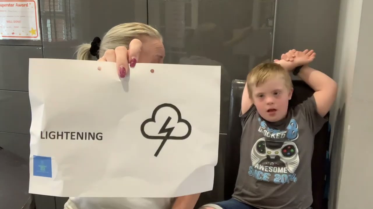 Makaton for ‘LIGHTENING’ ⚡️