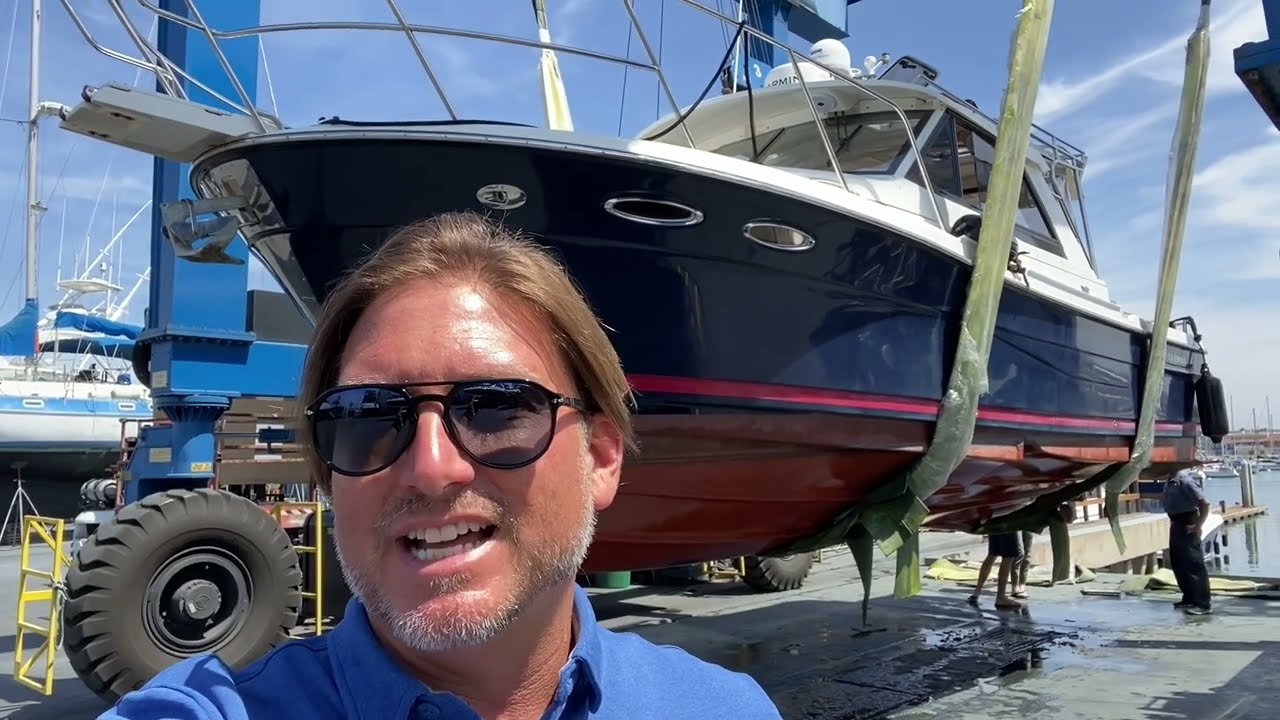 Cutwater 30 Hull Design Video showing the underside of this boat when hauled out By: Ian Van Tuyl