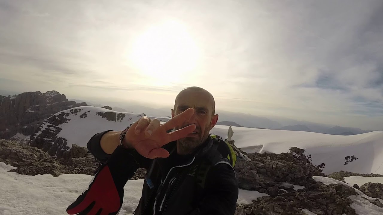 Salita Canalone Neri vallesinella discesa verso rif. pedrotti