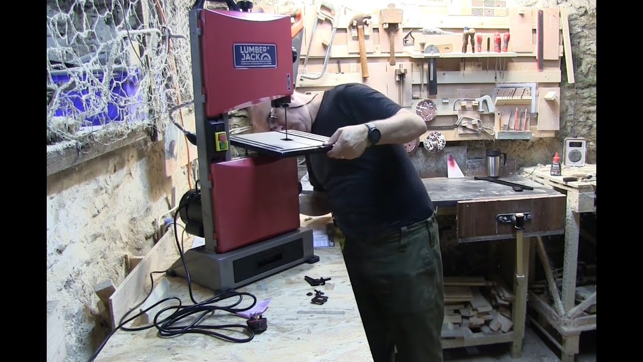 Unboxing and setup of Lumberjack BS228 9 inch bandsaw