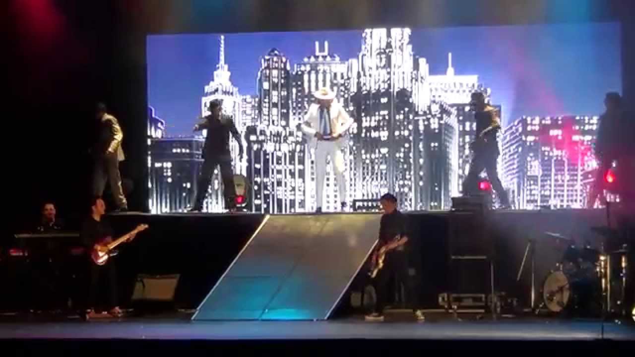 Rodrigo Teaser: Michael Jackson -  Smooth Criminal  (Belo Horizonte - 25/04/2014)