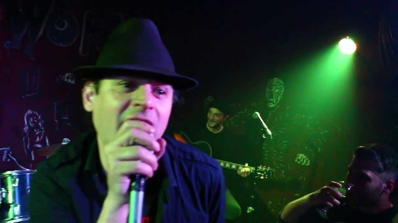 E.M.I.L. & Gabby (Molotov Cocktail) - Part Time Punx (acustic) @ Underworld Club