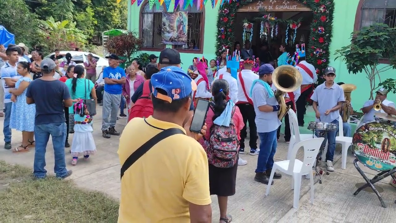 Huazalinguillo Huautla Hgo.festejando su fiesta patronal con la banda realidad de Chipila 12-12-25