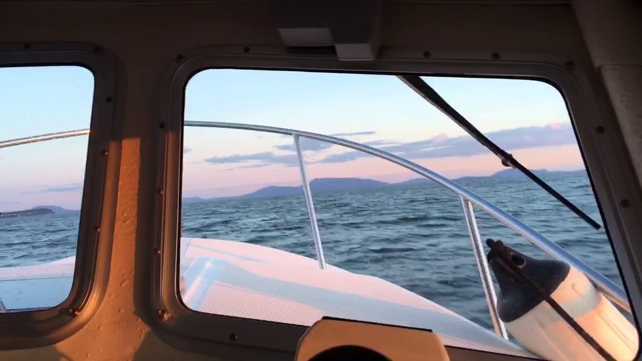 Seasport 22' in 3' waves Semiamoo bay wa