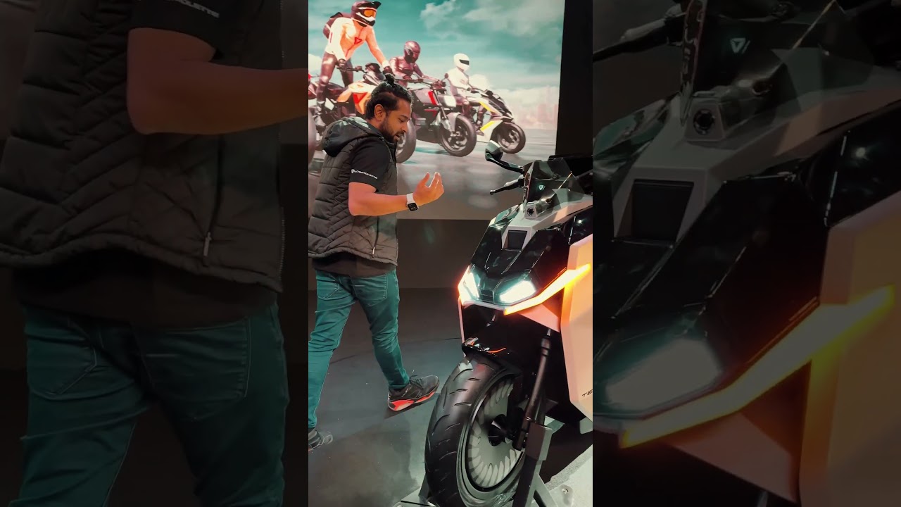 UV Tesseract-  Walkaround with Co- founder & CEO Narayan Subramaniam